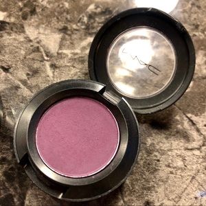 MAC Matte Eyeshadow Fig 1